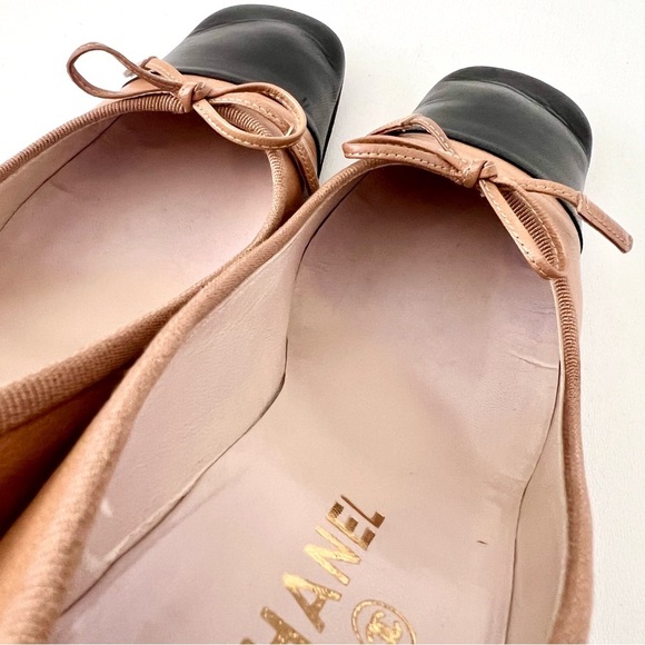 CHANEL | Vintage Beige & Black Leather Cap Toe Square Pumps Bow Logo EU 37.5 - Picture 16 of 16